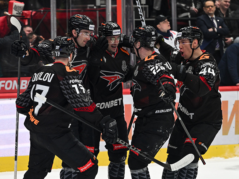 ОТЛИЧНЫЙ СТАРТ | Победная раздевалка «Авангарда» после 1 матча с «Нефтехимиком» (ВИДЕО)