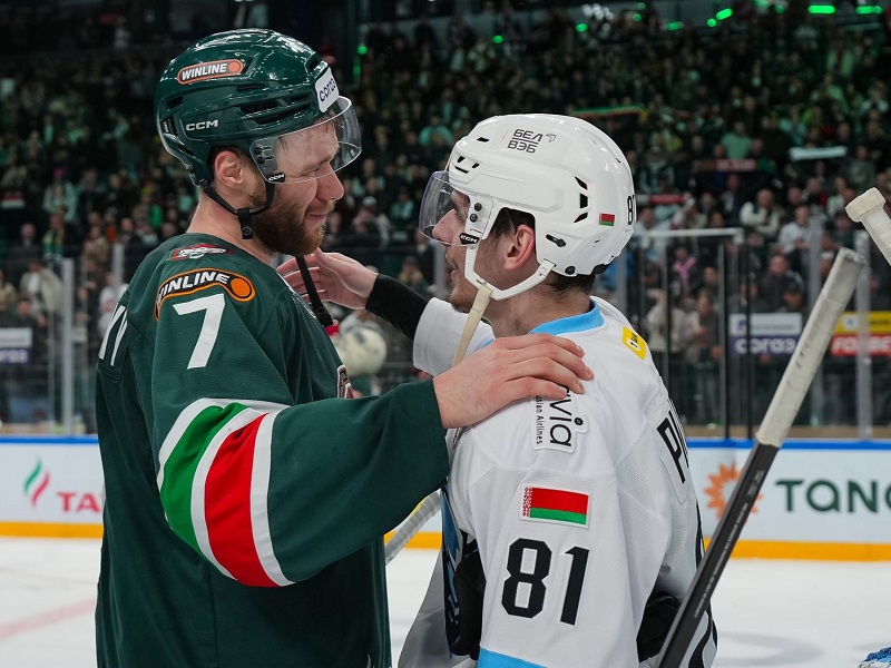 «Ак Барс» справился со своим бывшим тренером в четырех матчах, «Торпедо» вернуло серию в Магнитогорск. Обзор Кубка Гагарина