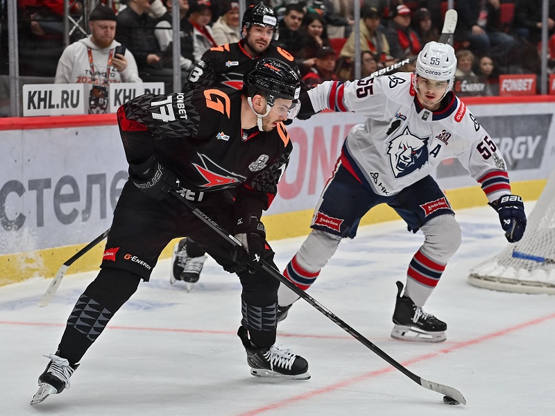 Константин Окулов стал четвёртым игроком в истории «Авангарда», набравшим 80 очков за один сезон