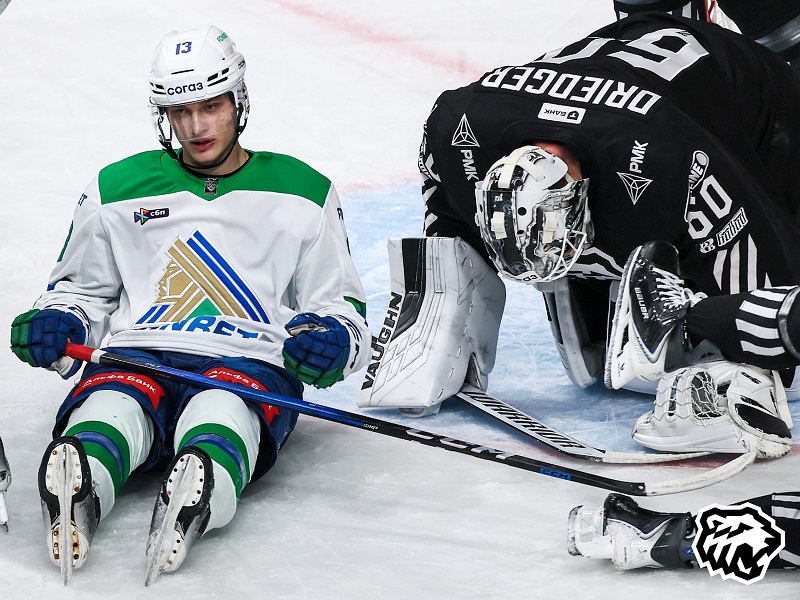 Трагикомедия «Трактора», 100-миллионный Ремпал в бедной Уфе. Чем удивили клубы КХЛ? Восток