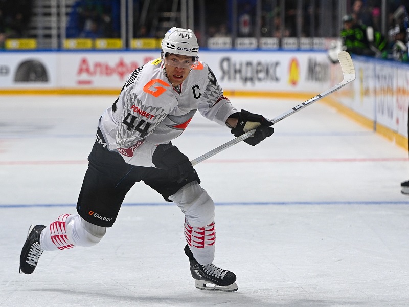 Дамир Шарипзянов вышел на 5-е место по голам среди защитников «Авангарда» за 75-летнюю историю клуба