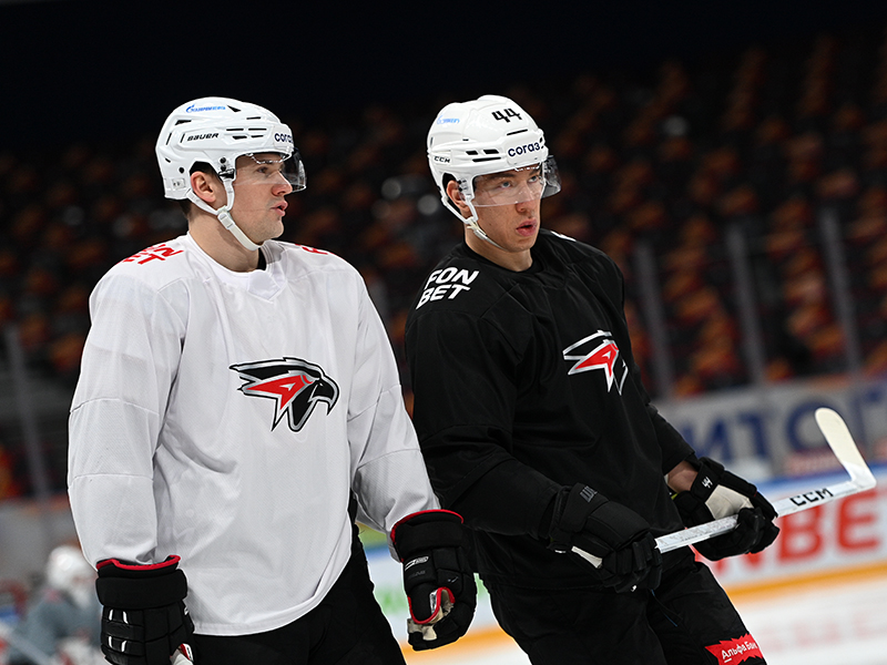 «Авангард» отправился на выезд