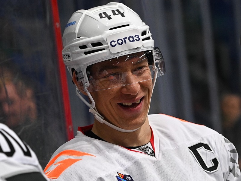 Дамир Шарипзянов возглавил рейтинг игроков КХЛ сезона 2025/2026