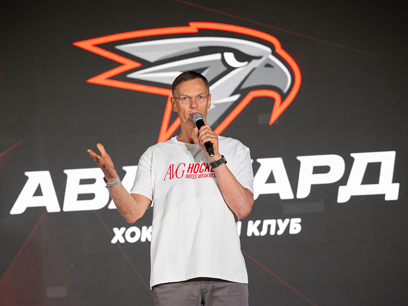 «Возможность поработать на мировом уровне». Герман Чистяков — о хоккейной организации в Омске