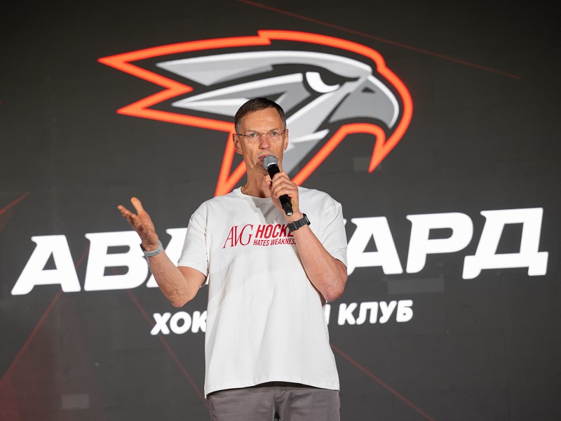 «Возможность поработать на мировом уровне». Герман Чистяков — о хоккейной организации в Омске