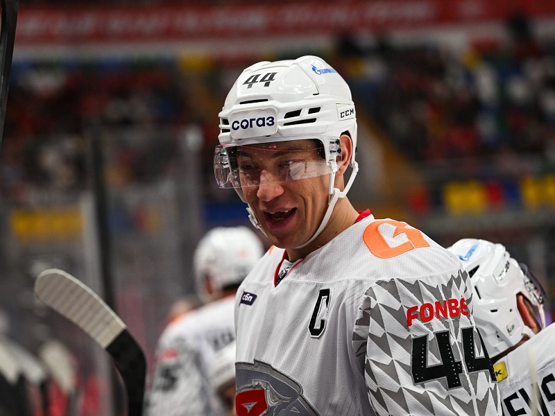 Дамир Шарипзянов и Майкл Маклауд вошли в символическую сборную февраля