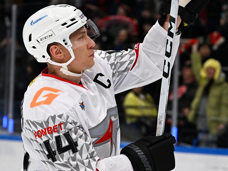 Топ-10 событий КХЛ: Тамбиев в штабе Ларионова, конфликт Квартальнова из-за Спунера, Шарипзянов установил рекорд «Авангарда»