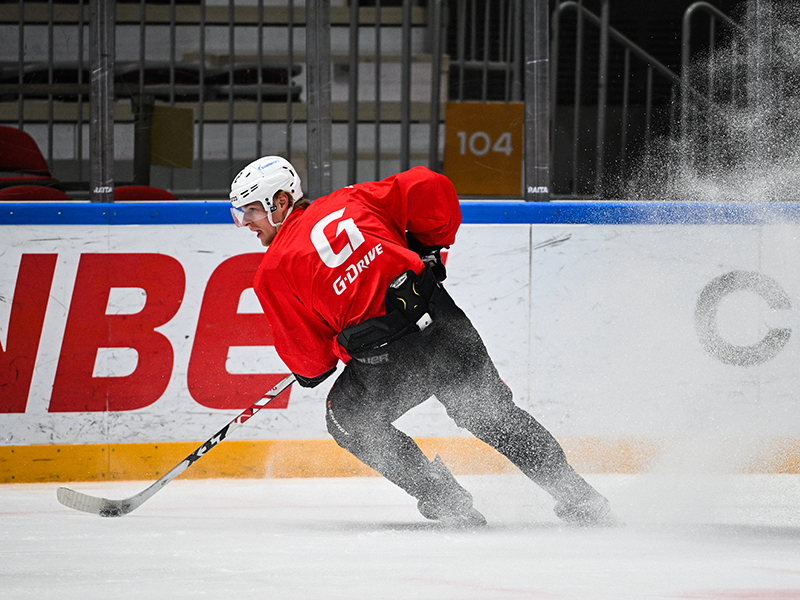 «Авангард» отправился на выезд