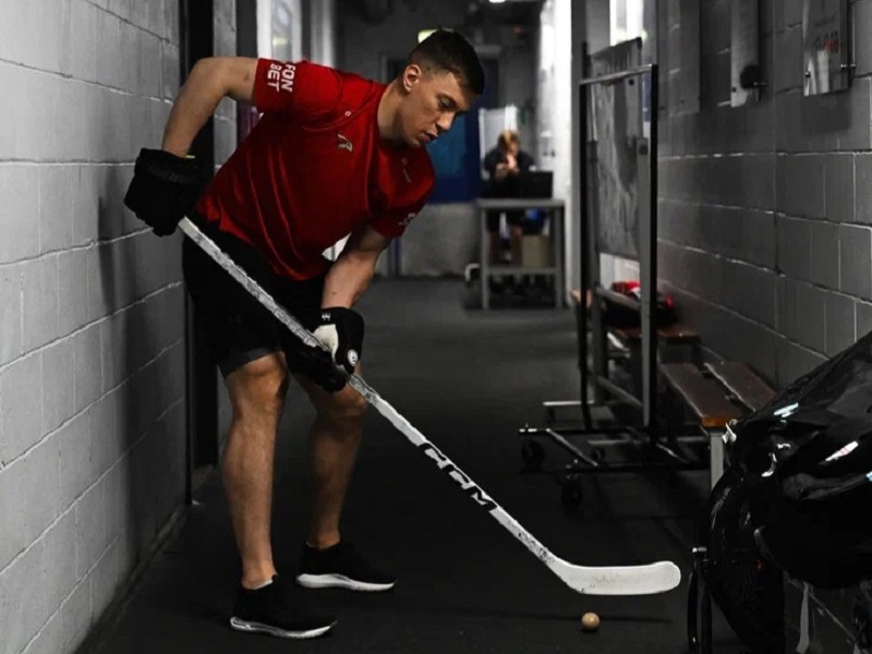 Дамир Шарипзянов вышел на 20-е место по количеству матчей за «Авангард» за всю историю