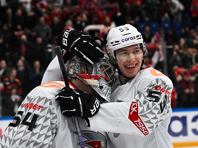 В МОСКВЕ ЗАСУХА | Победная раздевалка «Авангарда» после матча с ЦСКА (ВИДЕО)