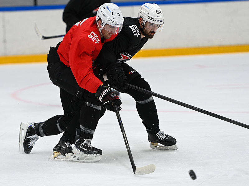 «Авангард» отправился на выезд