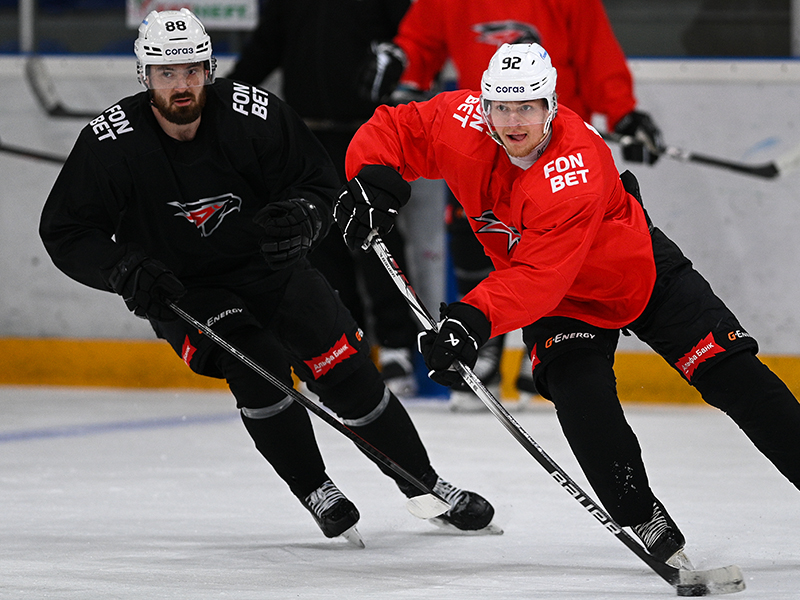 «Авангард» отправился на выезд