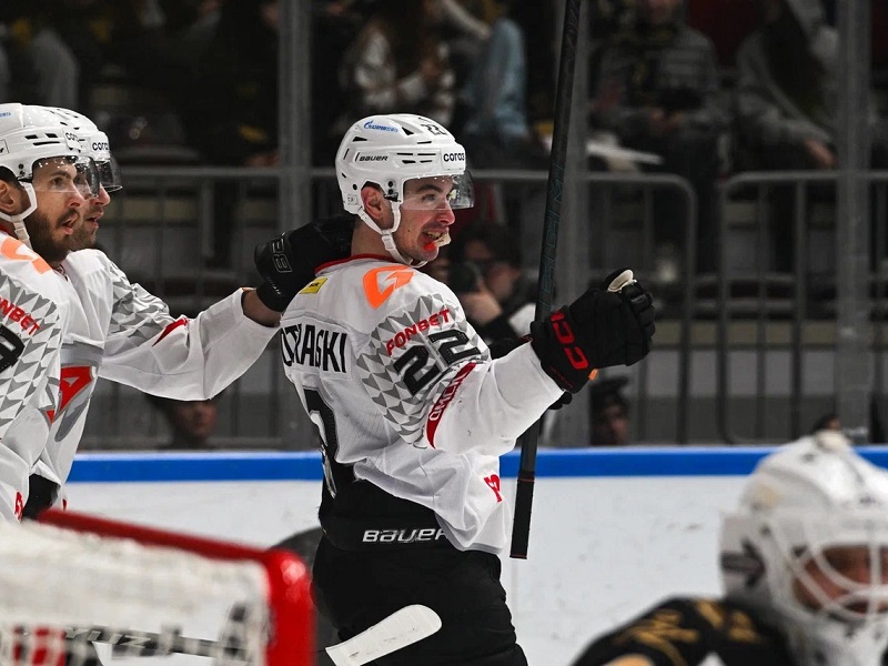 Эндрю Потуральски продлил результативную серию до десяти встреч