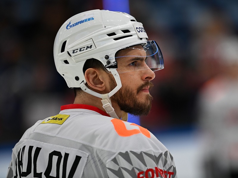 Окулов вышел на третье место в списке бомбардиров КХЛ и первым из игроков «Авангарда» набрал 50 очков в чемпионате