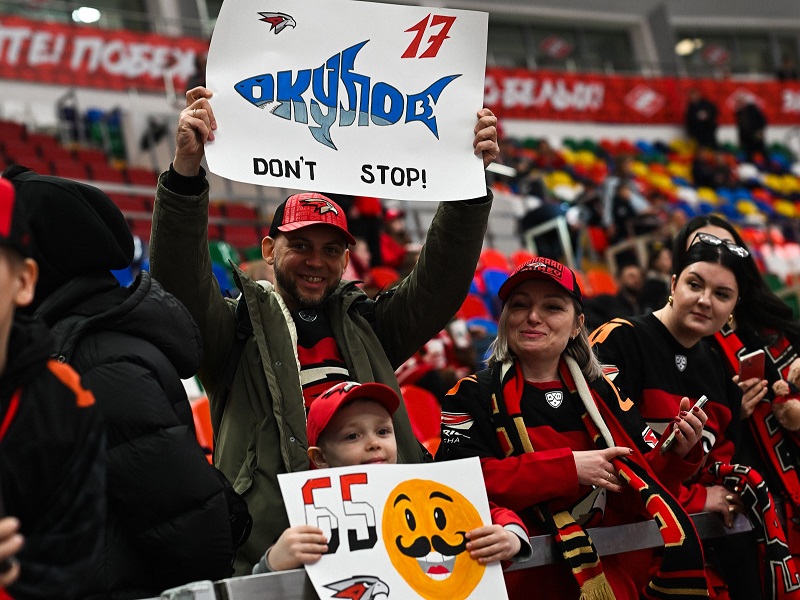 «Локомотив» одержал 13-ю победу в 14 матчах, ЦСКА не смог пробить Галкина, СКА забил 7 голов «Барысу», 3 очка Окулова