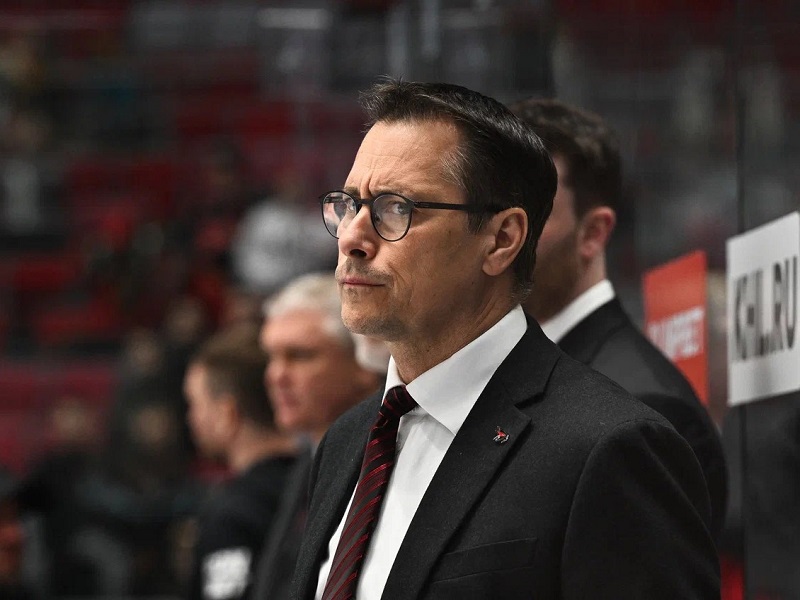 «Неуважительно отнеслись к сопернику». Буше — о сенсационном поражении «Авангарда» в Сочи