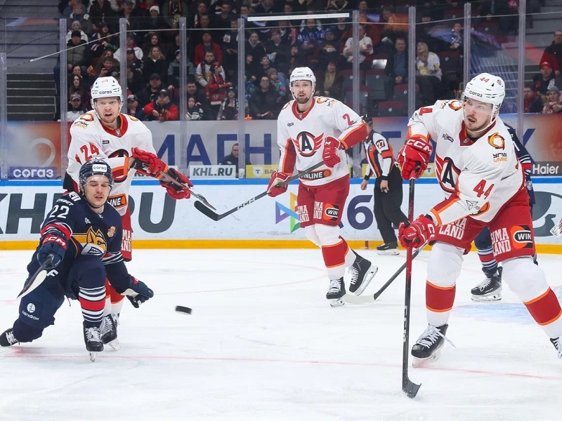 Десятый «сухарь» Гамзина, успешная серия «Автомобилиста», победа «Сочи». Моменты дня