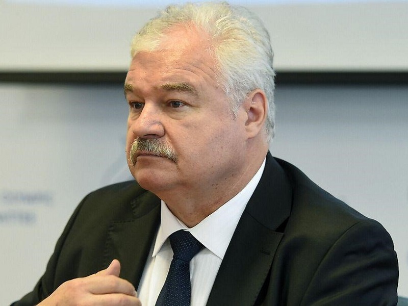 Владимир Плющев: «Авангард» видится мне более игровой и интересной командой»