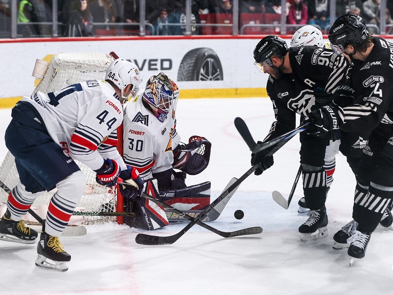 Голевая феерия в Челябинске, первая победа Гизатуллина во главе «Адмирала». Моменты дня