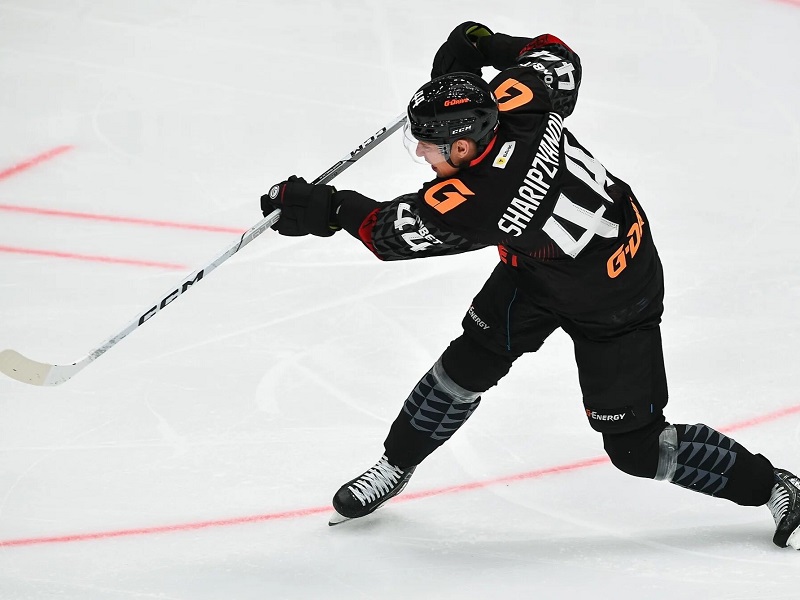 Такого не было почти 10 лет: в КХЛ защитник выбил 60 очков за сезон! Шарипзянов — лучший на своей позиции в феврале