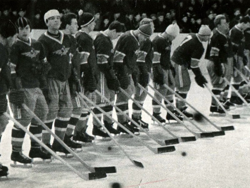 Семнадцатый чемпионат СССР.  Десятый титул ЦСКА, омский «Спартак» стал называться «Аэрофлотом»