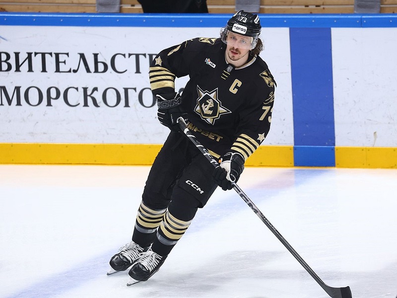 Такого мы в КХЛ ещё не видели. Безумный автогол капитана «Адмирала»!