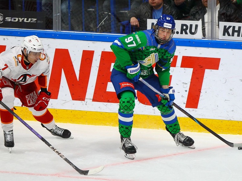 «Салават Юлаев» уверенно разобрался с «Автомобилистом», «Металлург» обыграл «Авангард»