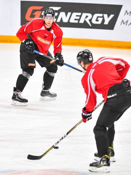 Раскатка "Авангарда" перед матчем с московским "Динамо"