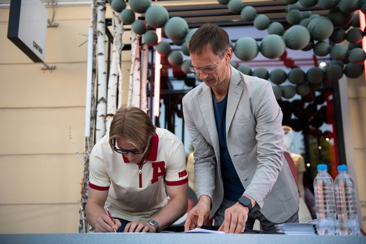 Василий Пономарёв на вечеринке Буэнос Летос