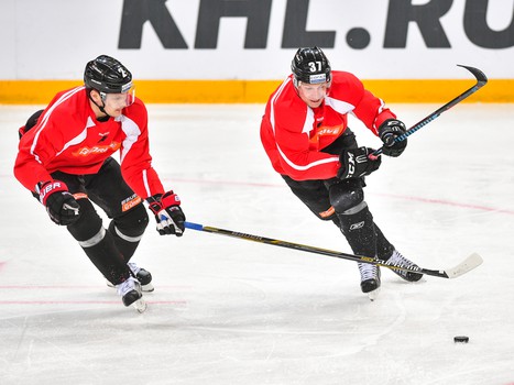 Открытая тренировка "Авангарда" для СМИ перед стартом плей-офф
