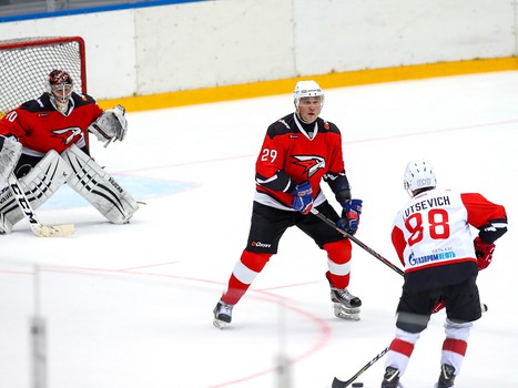 Сборная «Авангард» - Сборная «Газпром нефть» 10:4