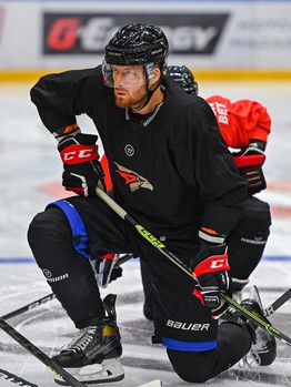 Олег Микульчик на тренировке «Авангарда»