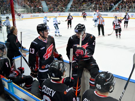 Наша атмосфера. Как поддерживали "Авангард" в сибирском дерби