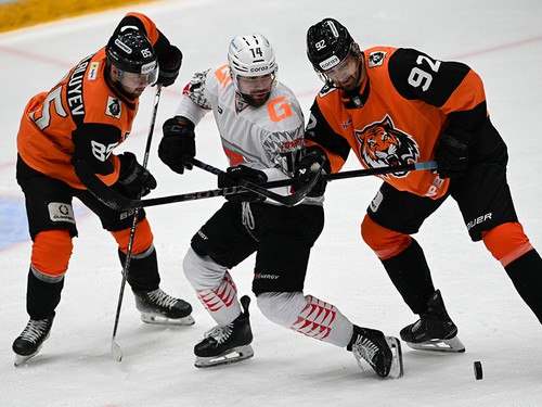 Обмен любезностями. «Авангард» уступает «Амуру» в овертайме