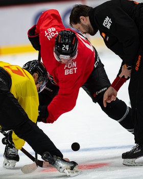 Тренировка «Авангарда» перед матчем с «Трактором»