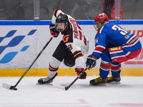 Третий игровой день финала Первенства ЮХЛ в Омске