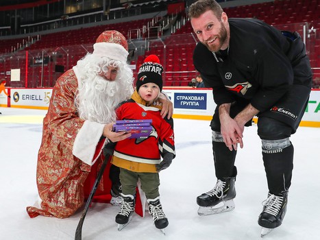 Семейные катания «Авангарда» перед Новым годом