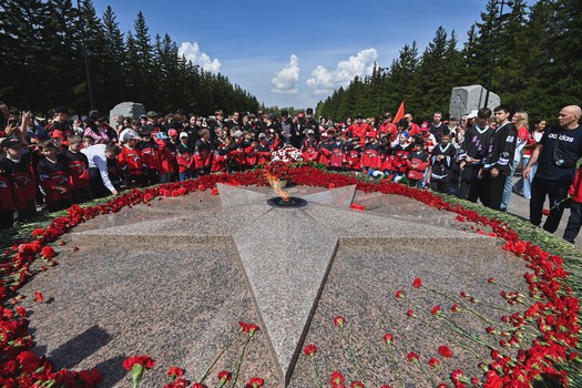 Возложение цветов в Парке Победы