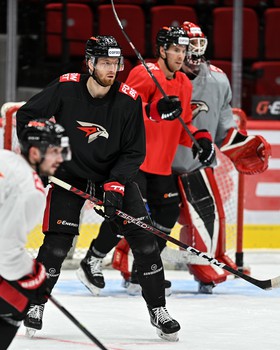 Тренировка «Авангарда» перед матчем с «Трактором»