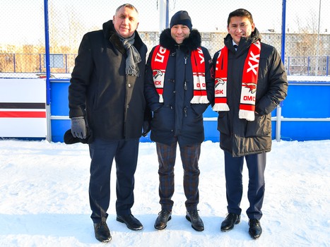 В Омске открыли площадки для занятий хоккеем