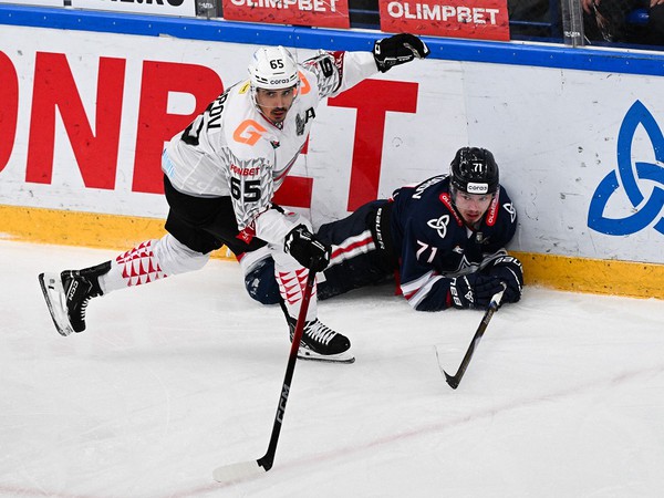 Вратаря «Металлурга» удалили за колющий удар, «Авангард» не оставил соперникам шанса. Дикий плей-офф КХЛ