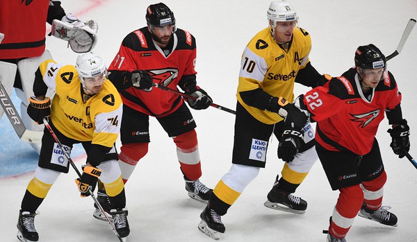 «Потеряли нить игры во втором периоде». Дедунов и Пивцакин о матче с «Северсталью» (ВИДЕО)