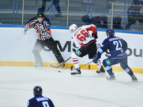 19.08.2015. Мемориал Ромазана-2015. "Авангард" - "Сибирь" 3:1