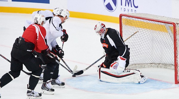 Раскатка "Авангарда" перед выездным матчем с "Ак Барсом" (ФОТО)