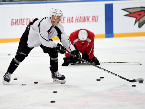 Тренировка "Авангарда" перед выездом в Астану