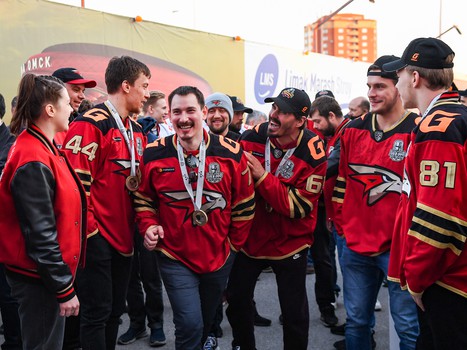 «Авангард» привёз Кубок Гагарина в Омск!