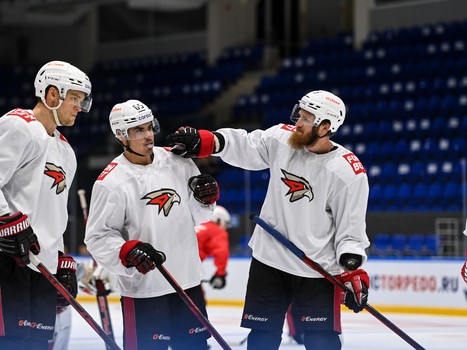 Раскатка «Авангарда» перед матчем в Нижнем Новгороде