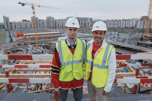 Год строительства «Арены Омск» отметили поднятием чемпионского флага