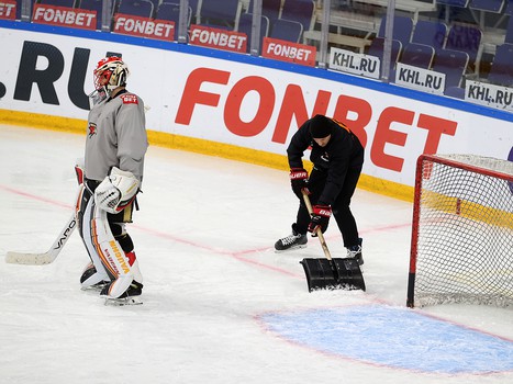 Тренировка «Авангарда» перед матчем в Уфе