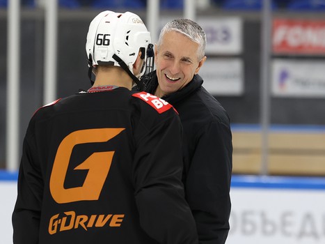 Раскатка «Авангарда» перед матчем в Нижнем Новгороде